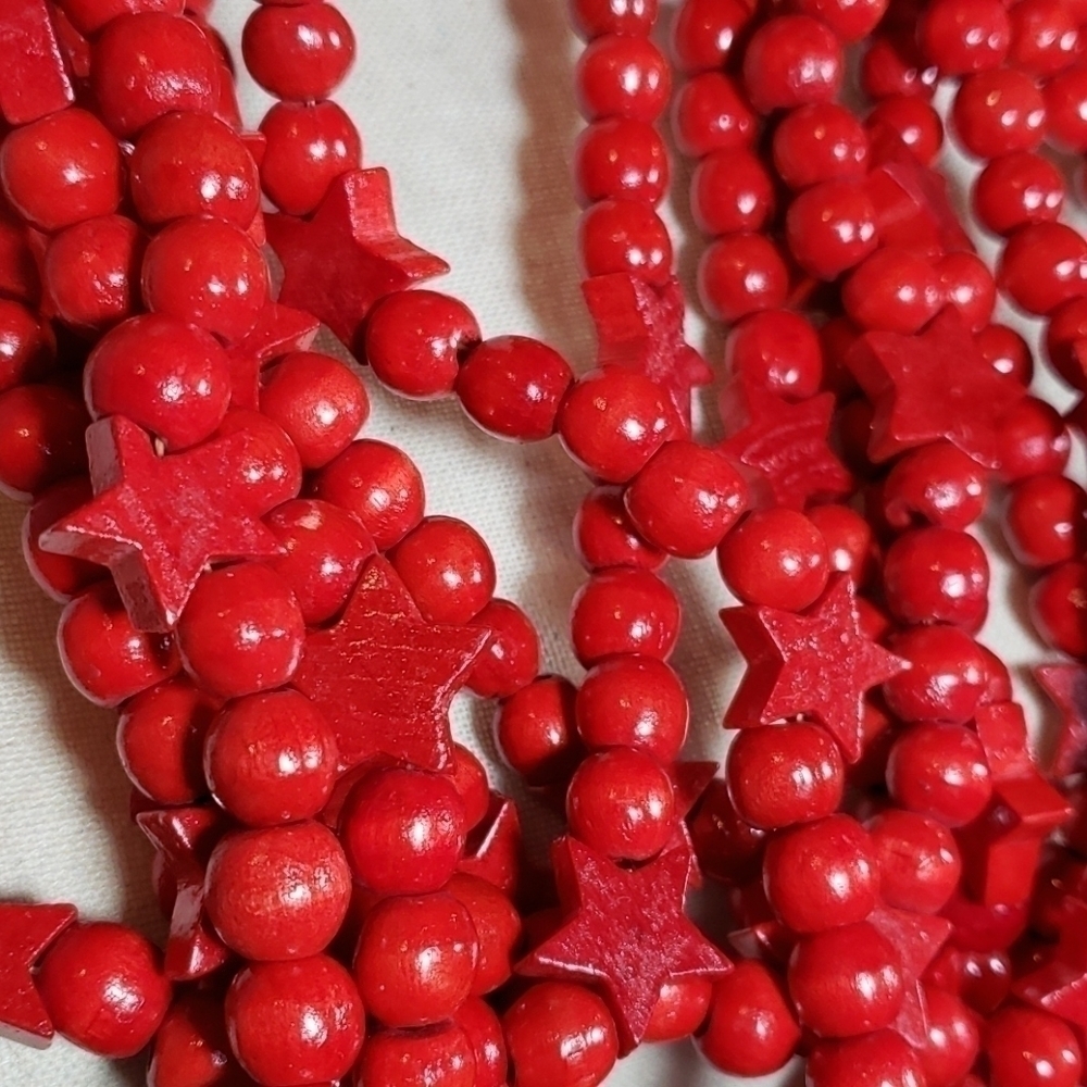NWOT 2 Wooden Garlands Stars & Berries Red 45"